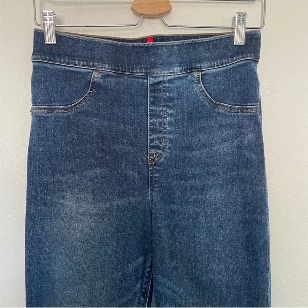 Spanx Cropped Flare Medium Wash Raw Hem Women's Blue Jeans‎ Size M